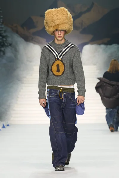 Look 26